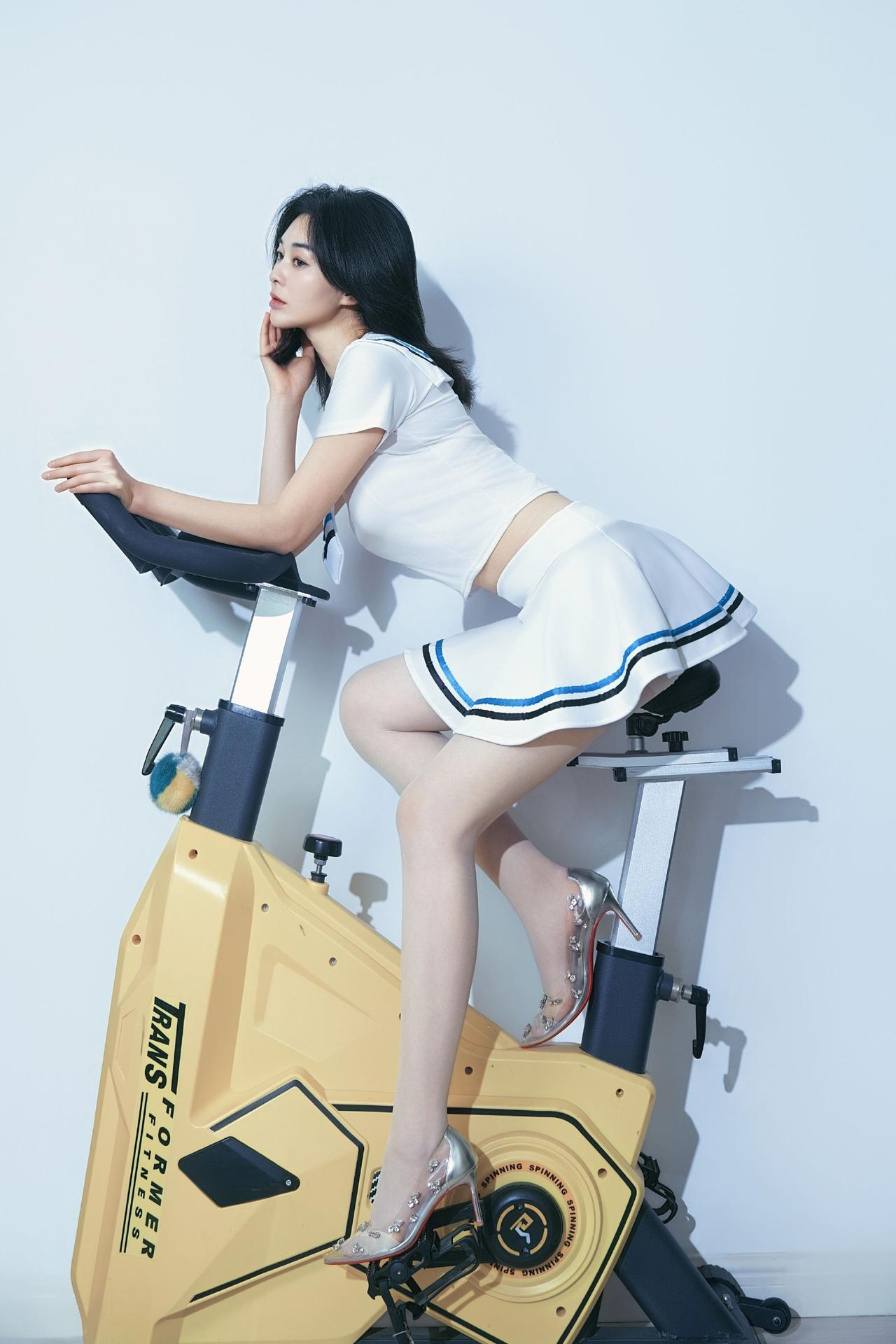 健身穿搭运动女孩写真运动穿搭拍照