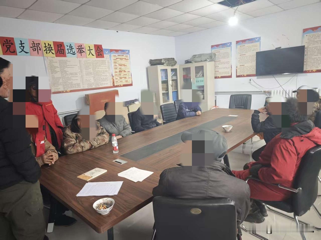 现在我终于体量我哥了，以前他回家。接不完的电话，回不完的信息。家人我知道他职