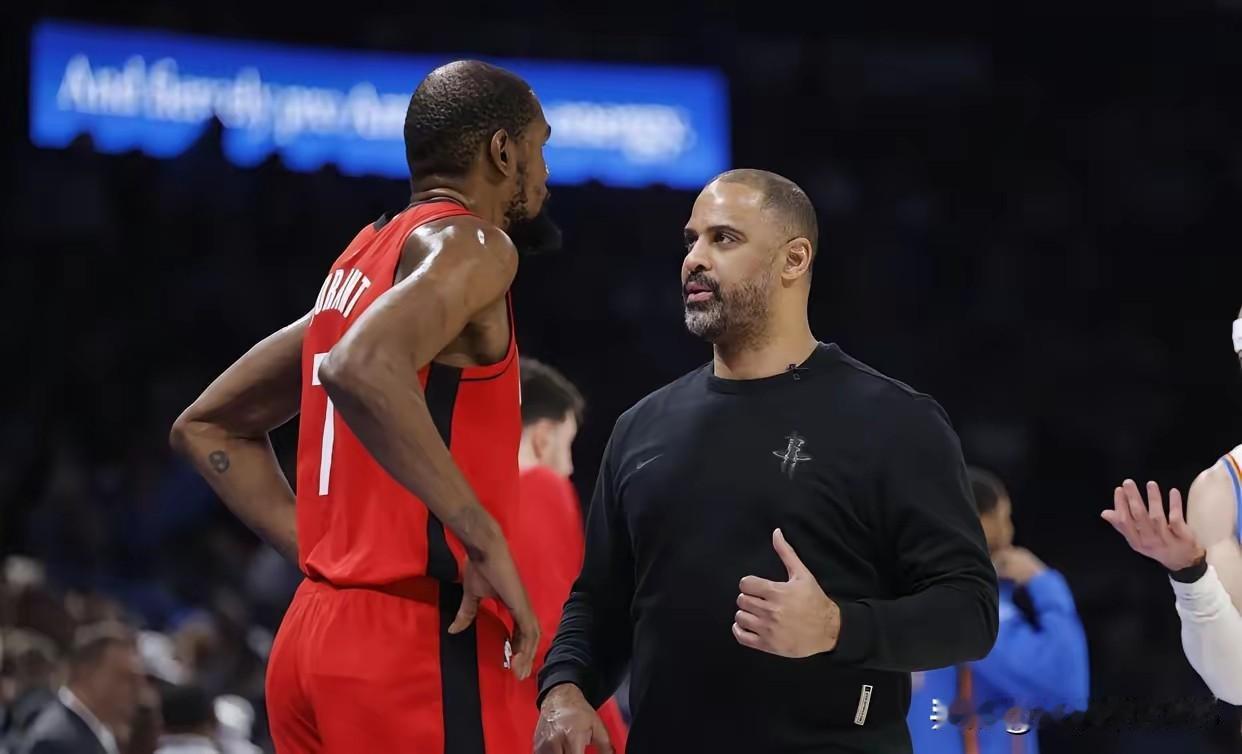 火箭获得了一场极其糟糕的胜利，但教练组的无能，却反映出杜兰特的交易价值:在火箭