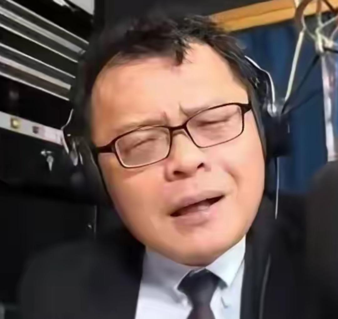 名嘴陈挥文在飞碟电台的节目被砍掉了，他透露是因为之前批评郑丽文的原因，我觉得陈挥