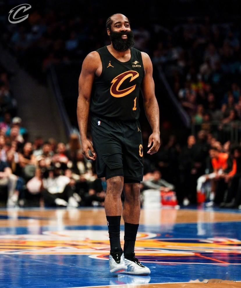 哈登这么打下去简直太爽了！杜兰特看了都羡慕！1、哈登再次转型，干成投手了！降