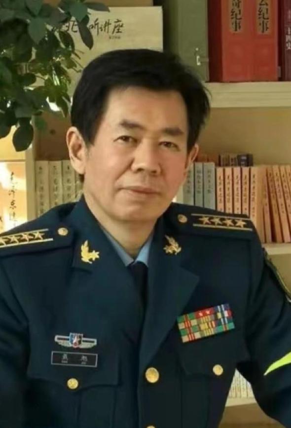 最大的台独分子，再也藏不住尾巴，终于露出来了肮脏的脑袋！原来，最大的台独分子不都