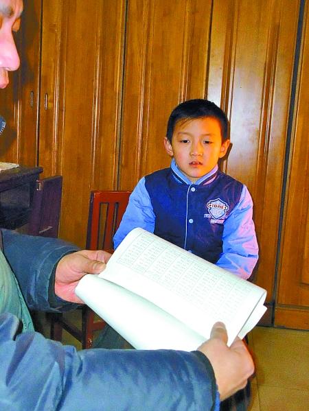 2011年，河南开封一个刚满8岁的小男孩，凭着一手神乎其神的绝活，被国家直接特招