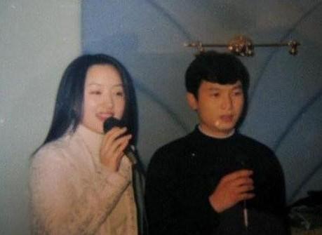 赖文峰确实艳福不浅，两任女友都是大美女。不过杨钰莹绝对是他的白月光，她可是人人称