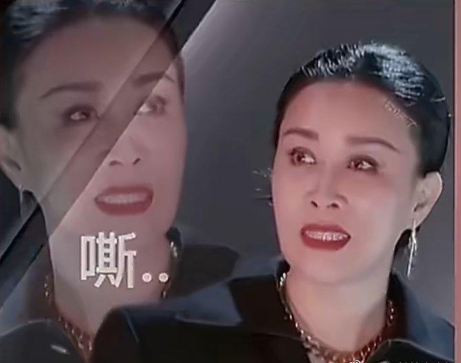 英子：莹颖啊，姐跟你道歉。昨儿个直播嘴瓢了，把你节目跟我邻居那节目搅一块儿了。