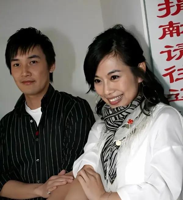 2007年冬天，张铎第一次带比自己大8岁的陈松伶回家见父母，他紧张得提前给