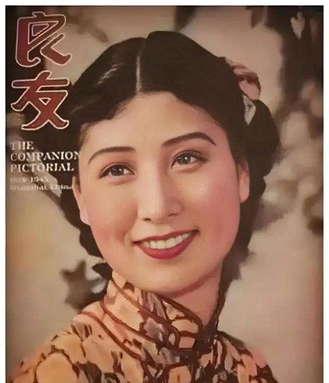 1940年深夜，民国大美女郑苹如，被秘密押到小树林执行枪决。特务垂涎她的美色，犹