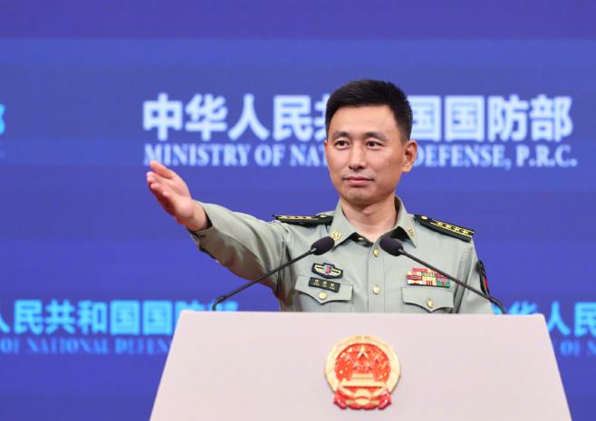 国防部这次把话彻底挑明了！谁打咱本土，不管导弹从天上掉下来还是海上打过来，中国一