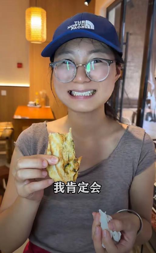 “这个女孩火了！”江苏无锡，18岁女孩打暑假工时谈好的月薪是3000，结果干满离