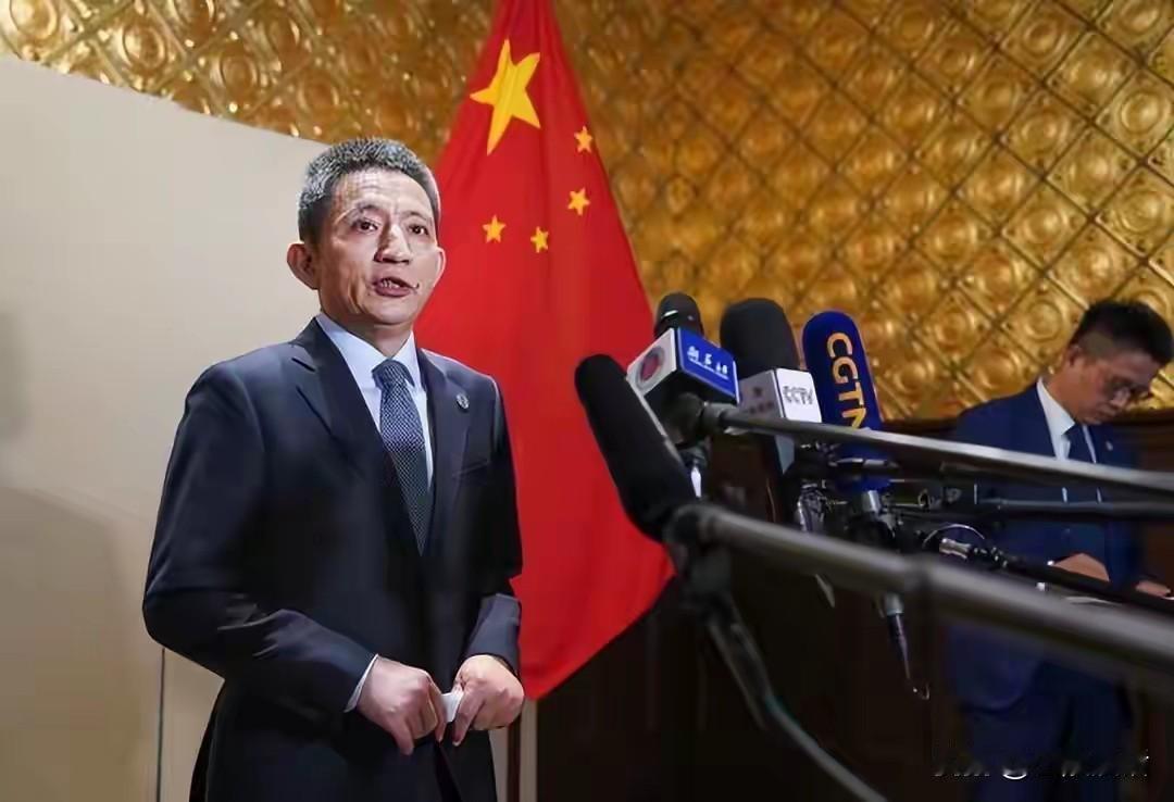 美国财长贝森特在贸易谈判方面是个出了名的厉害角色，但他唯独忌惮中方的一个人，这就