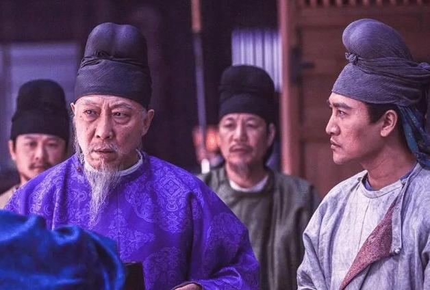 公元887年，唐朝老宰相王铎带着三百多口人和几十年积累的金银细软，浩浩荡荡回河北
