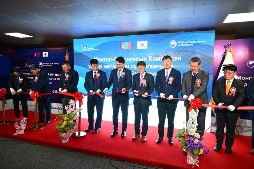 前脚蒙古国副总理哈钢呼亚格访问日本，代总理赞丹沙塔尔邀请日本首相高市早苗访问蒙古