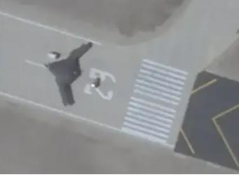 有个猜测，这款神秘的马兰X大型无人机，应该就是轰20了。无人机翼展超过50米，比