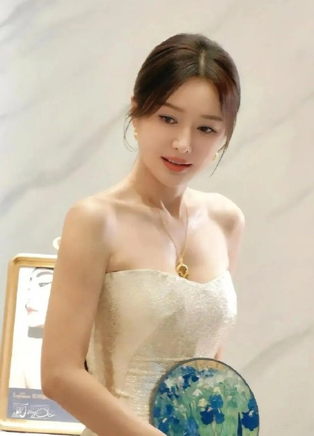秦岚真的是人间清醒，宁愿拒绝4次向她求婚的大导演陆川也要跟比自己小10岁的魏大勋