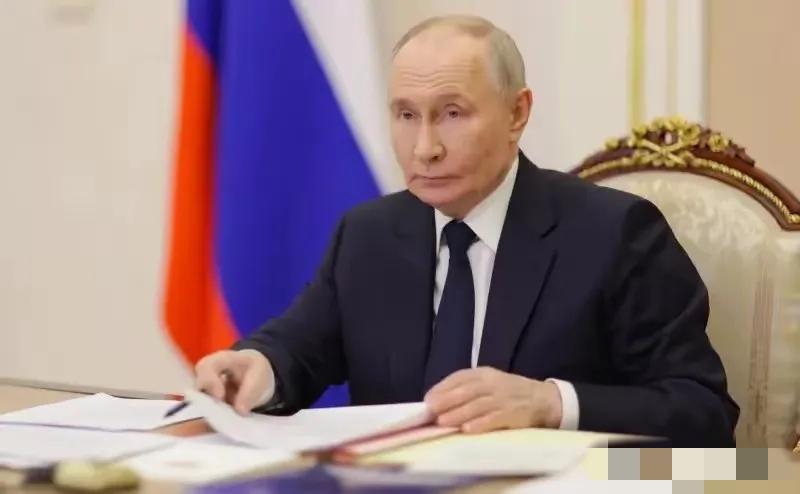 大家不要再笑话俄乌冲突打的拉胯了，实话实说，俄乌冲突如果不是这么磨磨唧唧的话中