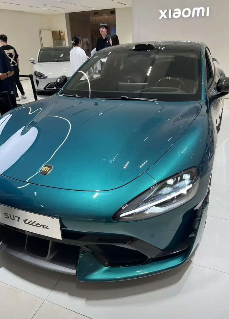 试驾完小米SU7和SU7ULTRA，我决定第一时间预定YU7，无论是颜值还是配