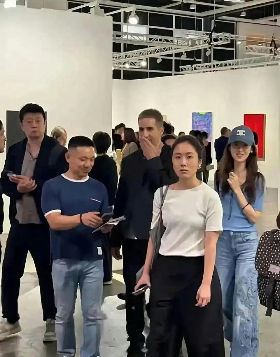 现实里刘强东的老婆长这样