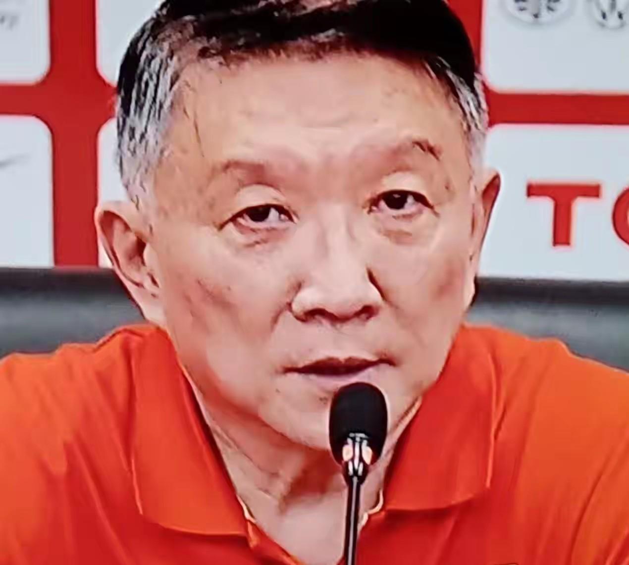 宫鲁鸣指导赛后总结，赞扬对手是超水平发挥。此话不无道理，在宫指导眼里，经过两场比