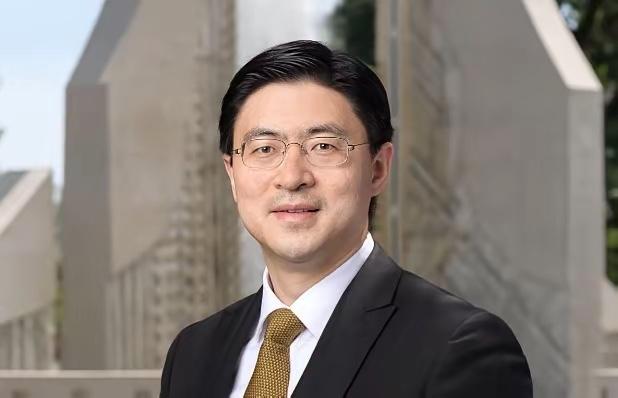 美国顶级大学，华人校长打响禁止东方大国留学生第一步。为了保障美国的