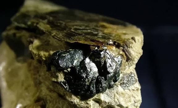 核工业大爆发，中国采出第一桶“铀”！它的意义有多大？内蒙古鄂尔多斯传来大消息，