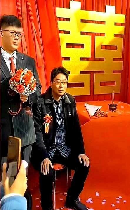 都以为大衣哥朱之文傻，我告诉你，他才是顶级的人间清醒。宁愿女婿收废品，也要把网红