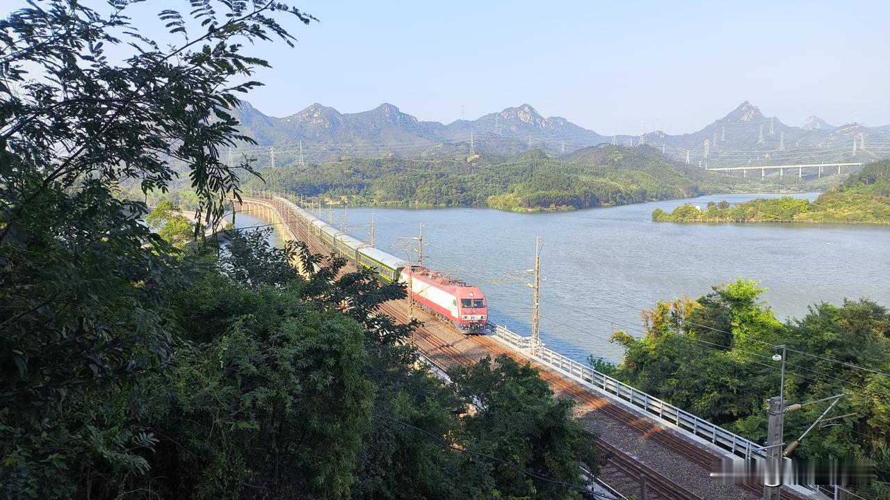 2026年铁路一季度调图预计2026年1月15号开始。广铁集团预计将会对广州深