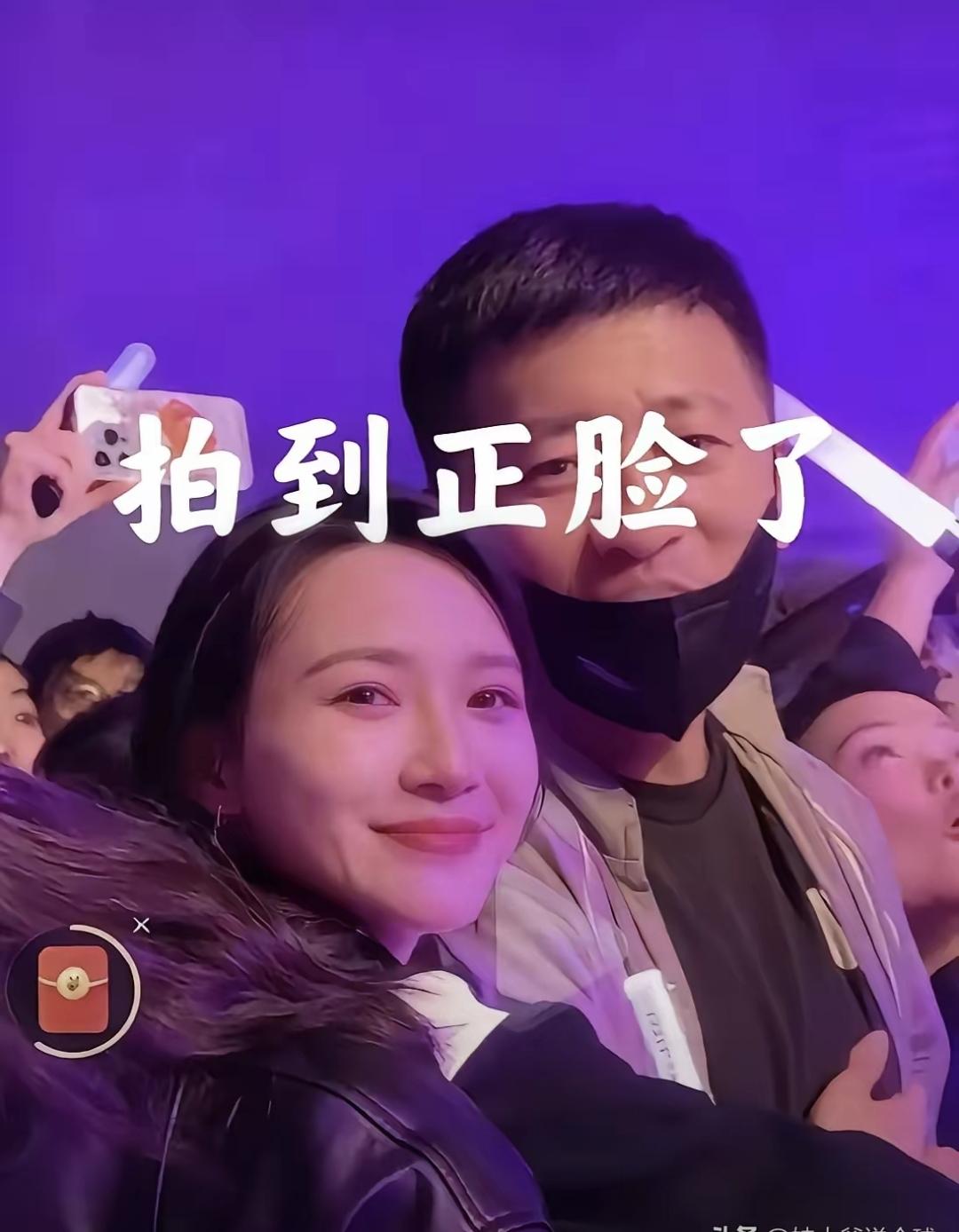 张雪峰出轨这事，你就直接在直播间回应“她就是我老婆”不就行了吗？非得指着手里的