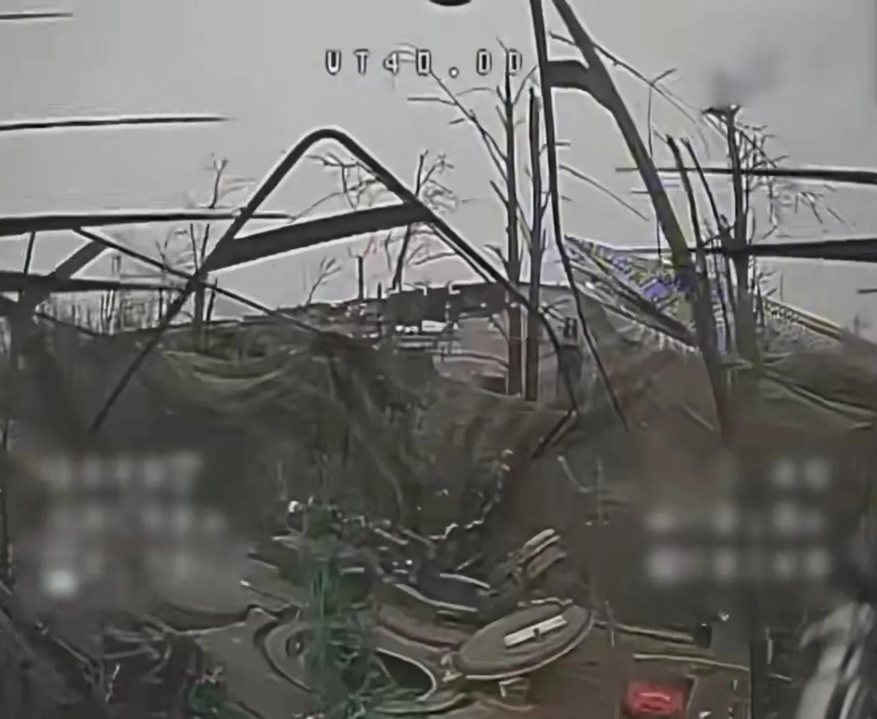 乌军第425突击团的一支装甲纵队在试图突破俄军防线进入波克罗夫斯克（红军城）时被