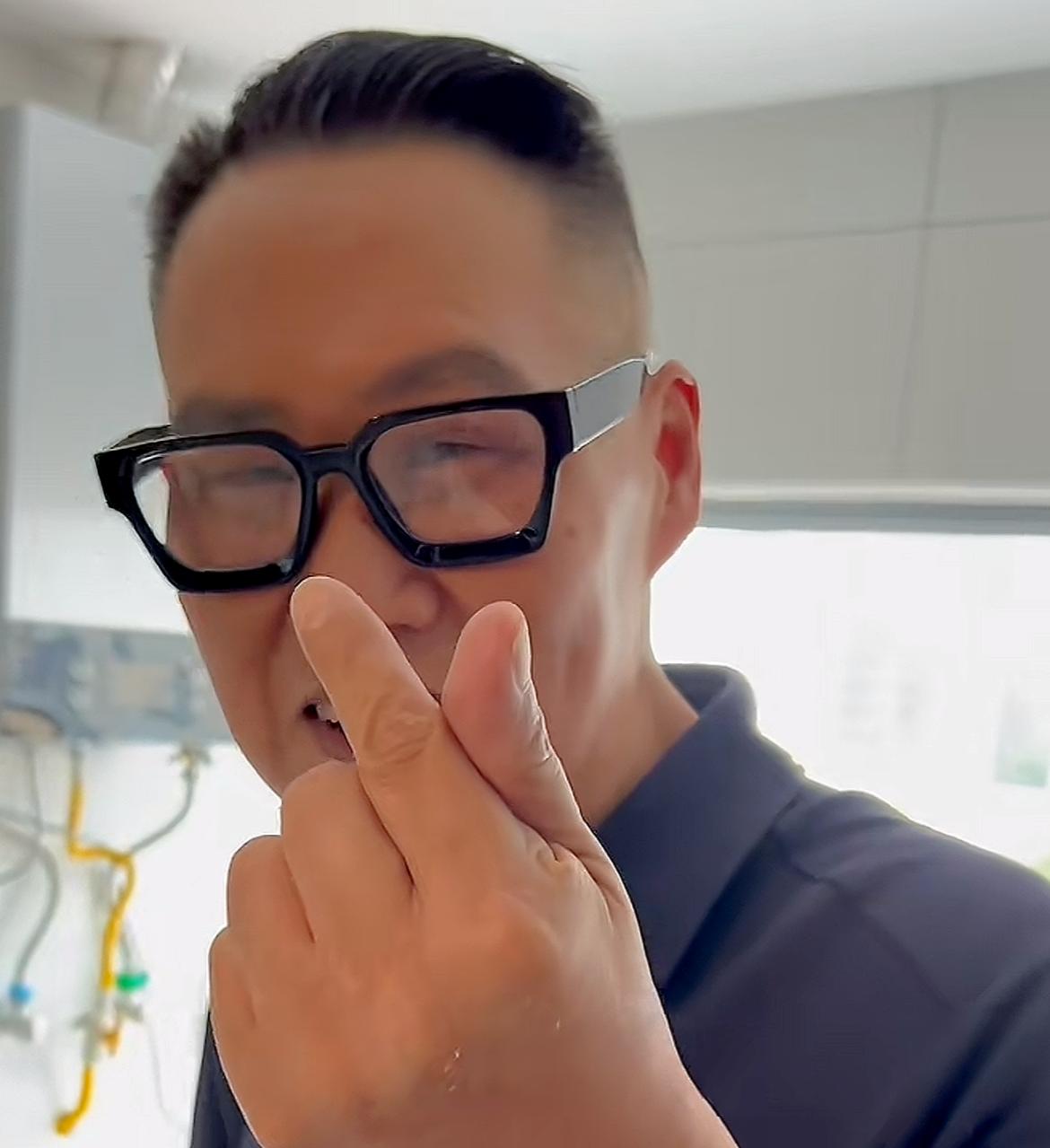 竹联帮大哥居然变成了“小奶狗”？作为台湾上最大的江湖组织，相信很多人都在荧幕上