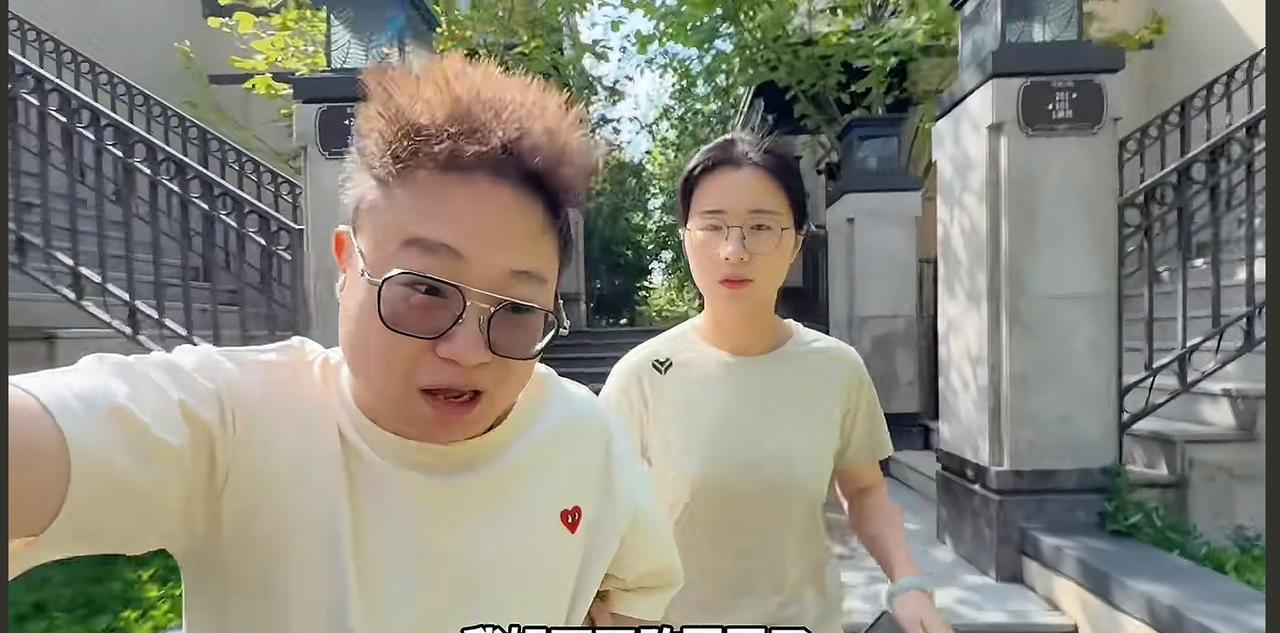 都是洞姐姐现在不敢回国了，本不来打算辞职了回国待一段时间，现在是不敢回来，怕回来