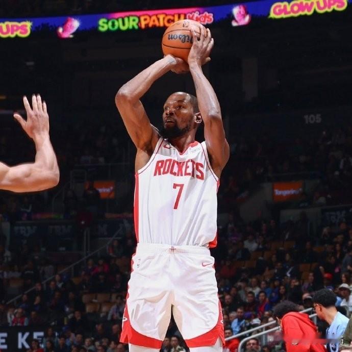 死神镰刀再挥舞!火箭喜提两连胜!杜兰特无论在篮网、太阳亦或是现在的火箭队,场均