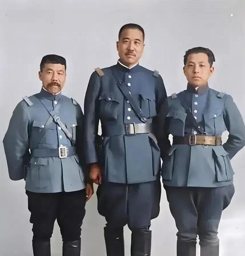 张宗昌真是人高马大，目测身高至少在1米9以上。张学良五官还是可以的，但个头不太高