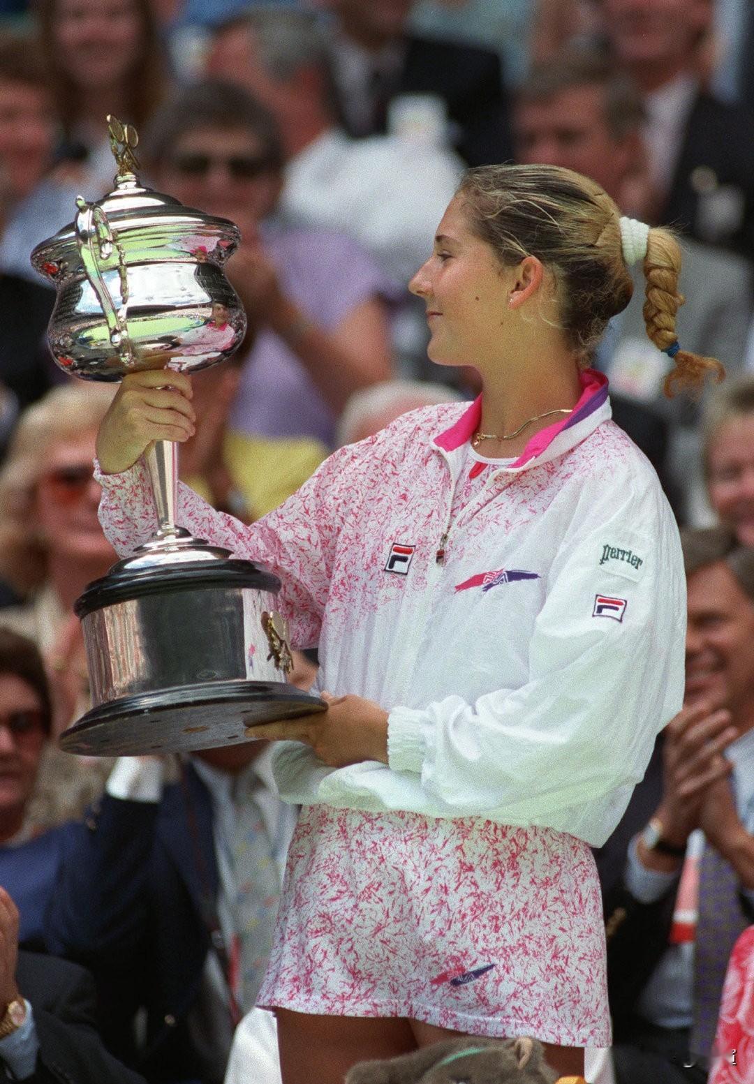 说一段澳网往事！今年澳网，头号种子萨巴伦卡、2号种子斯瓦泰克、3号种子高芙、4