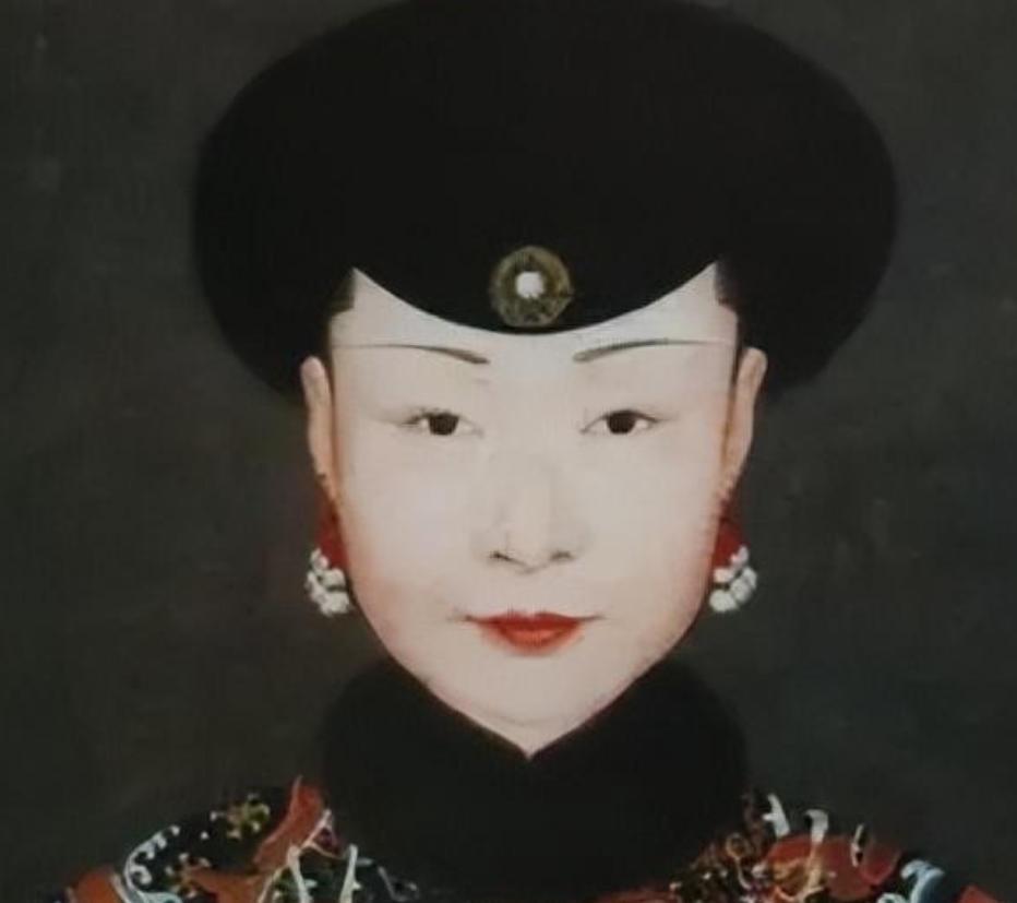 乾隆70岁时，太想念早早离世的五阿哥永琪，特意翻了其生母愉妃的侍寝牌子。一旁太监