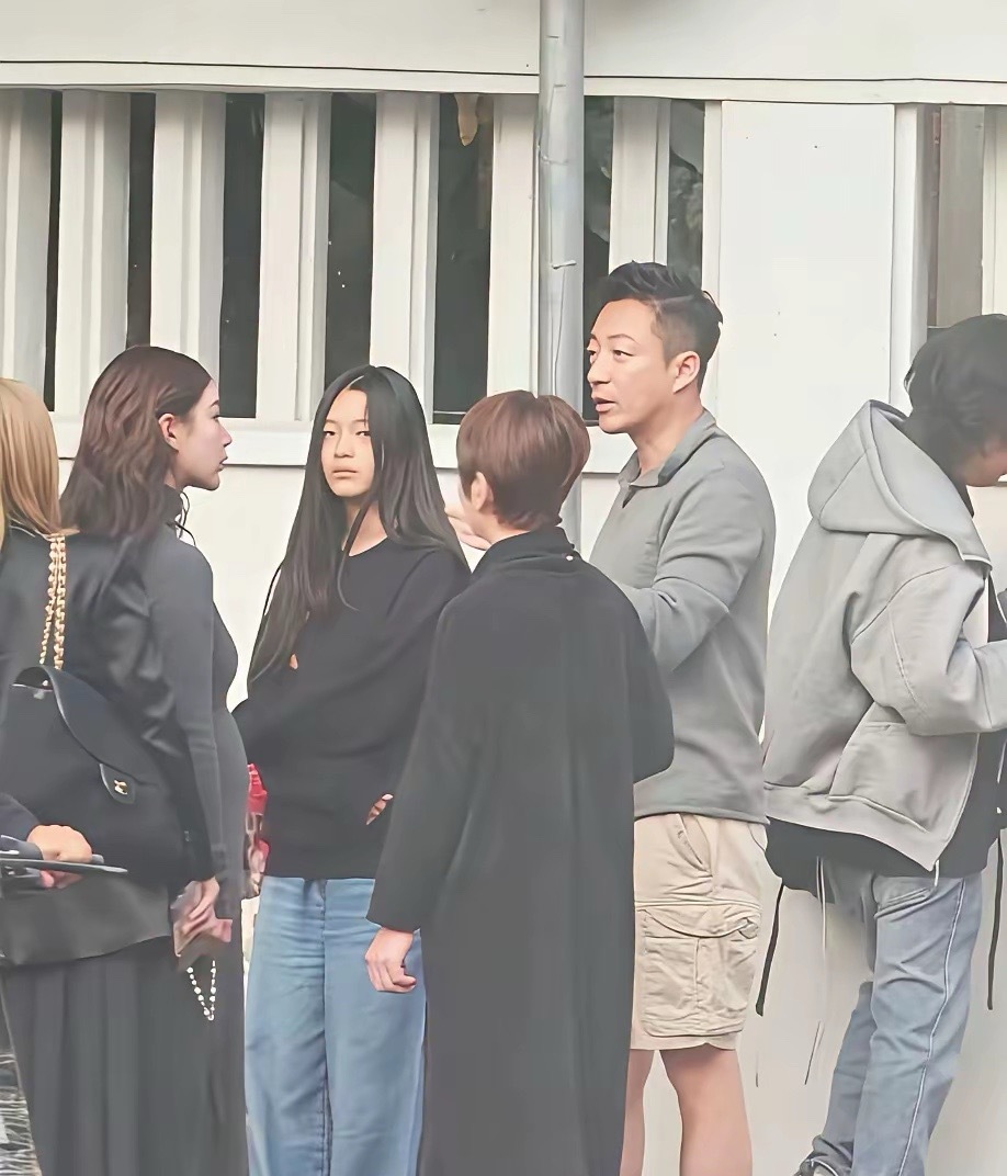 小玥儿长大了，既像妈妈又像爸爸的即视感。