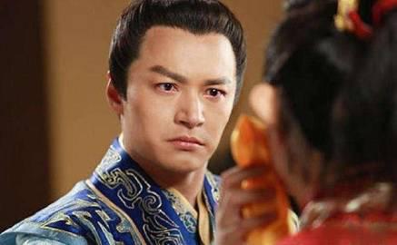 公元633年，33岁的长孙皇后，照顾生病的李世民，手里竟紧紧的攥着一包毒药。后来