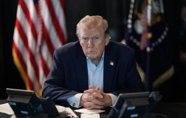 美国当地时间已经深夜11：46分，即我们北京时间9日上午的11：46，特朗普发了