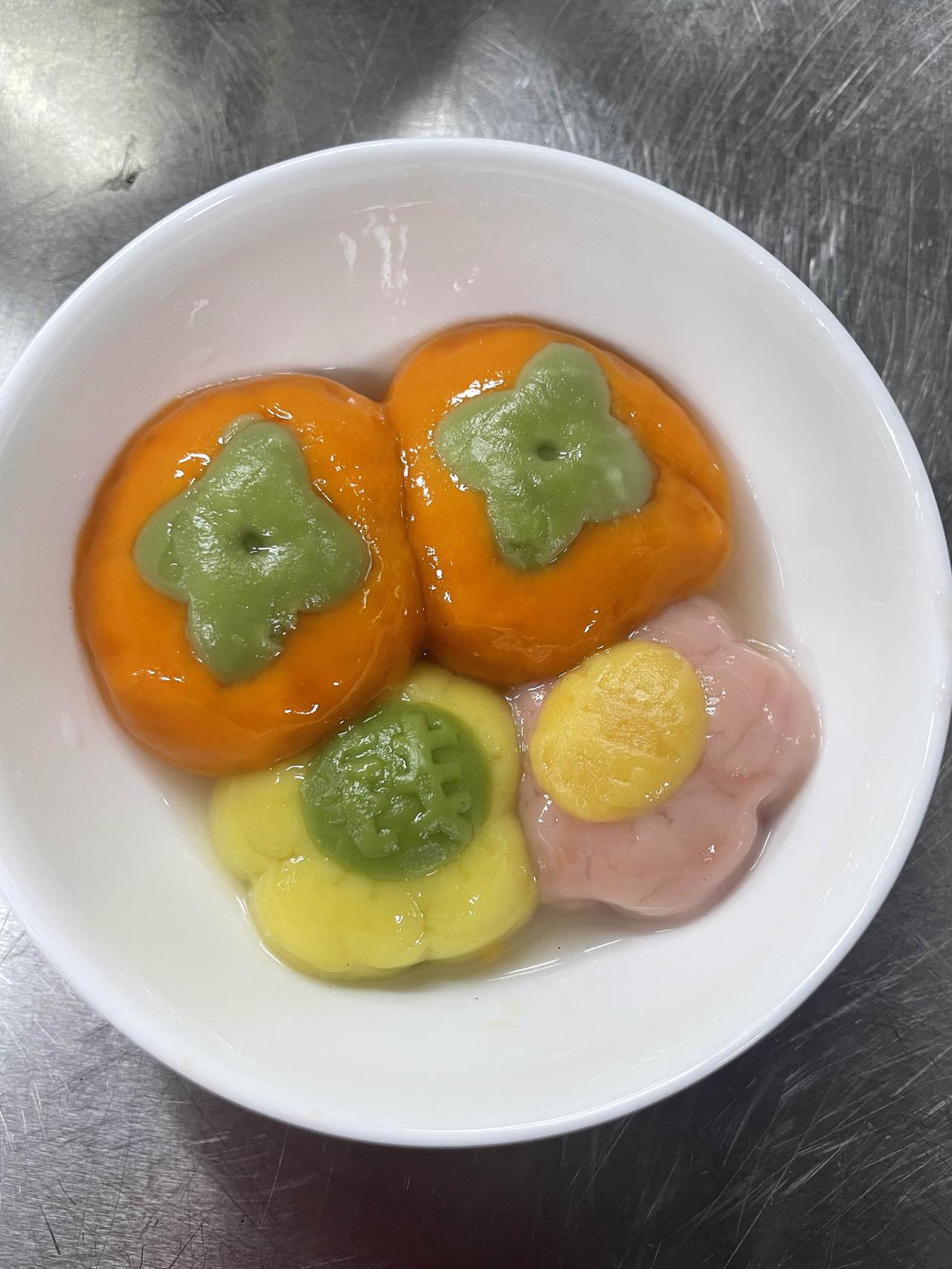 掏心掏肺为孩子攒钱大半辈子，最后反倒落得满心委屈，这样的事真的看得人心酸。邻