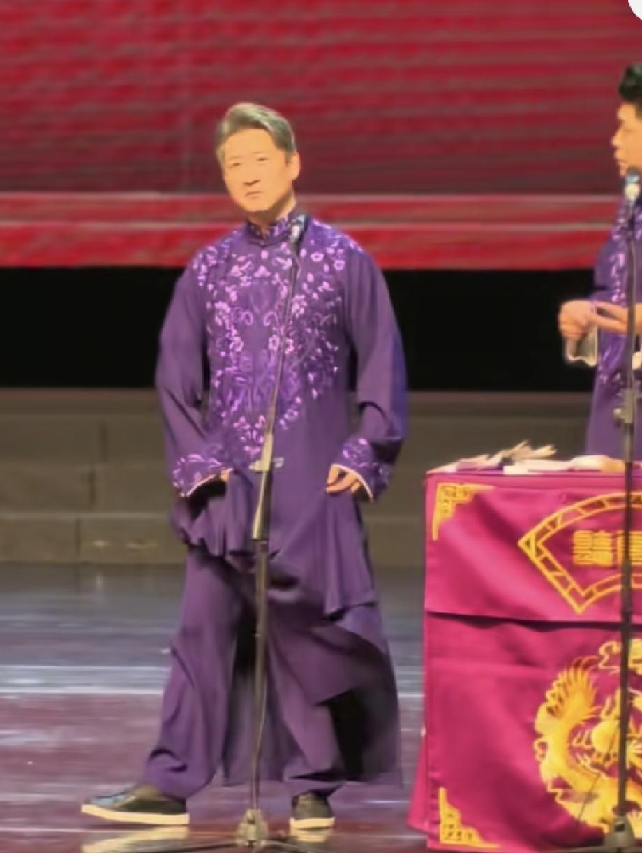 7月25日，曹云金率领听云轩在银川体育场“单干德云”！这是网友给起的名字，意