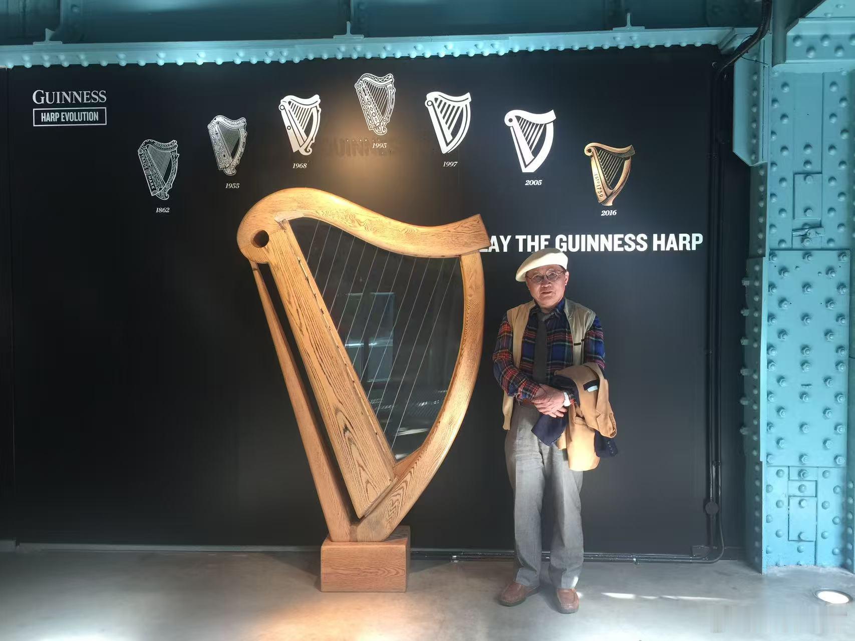 问：精神病和神经病到底有什么区别？答：精神病，是心灵与现实的错位，折磨向内沉淀，