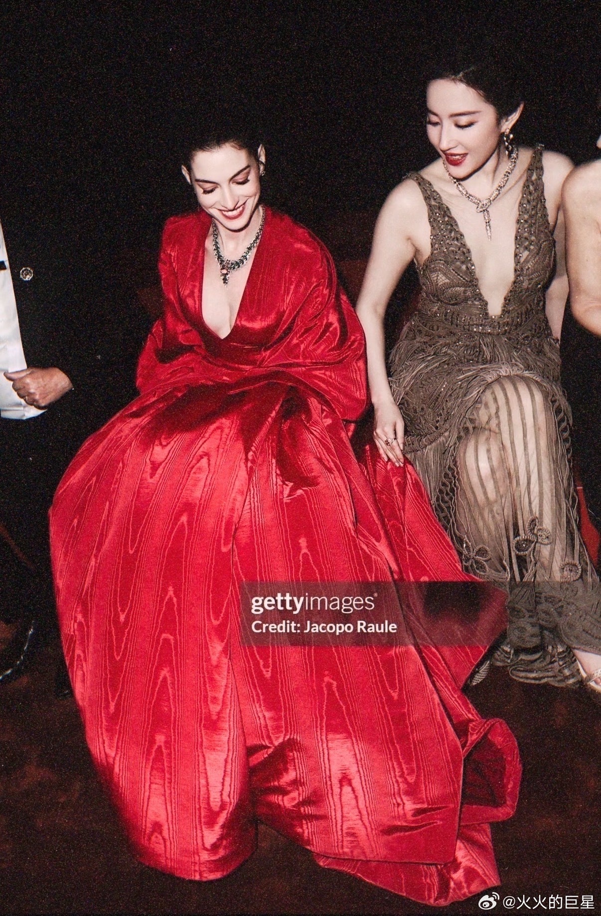 公主的旁边还是公主👑刘亦菲安妮海瑟薇世纪神图刘亦菲安妮海瑟薇公主的旁边还是公主