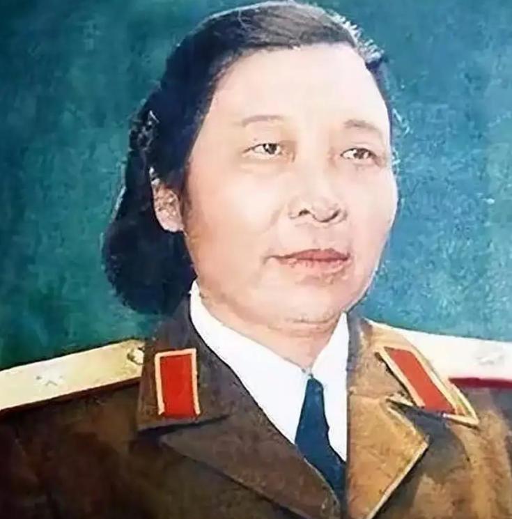 1955年，开国女将军李贞回乡探亲，遇到了打骂她的第一任丈夫古老三，当二人再相见