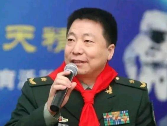 杨利伟退休待遇揭秘：没有巨额奖金，只有“终身金钟罩”… 杨利伟是特级航天员，