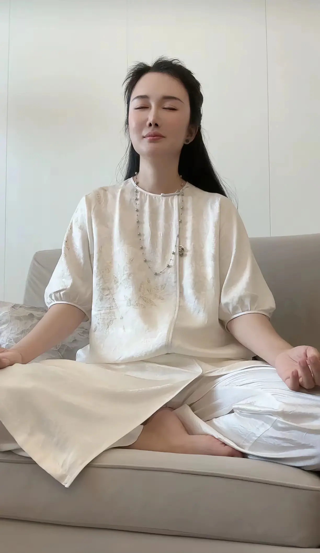 还得是杜星霖，每天吃饱了就是打坐，不用挣钱，也不用带娃。