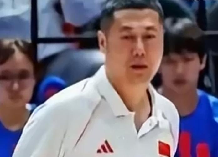突然间发现一个问题，中国女排只要一和弱队比赛，场上队员就和打了鸡血一样，攻防转换