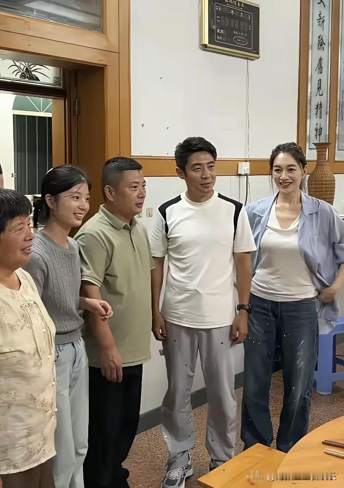 不得不说，女神也老了，身材都走样了！[哭哭]