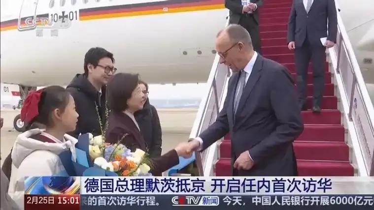 这是一个让中国打工人集体破防的事情。德国总理前几天在咱们这边访问了一圈，回国立马