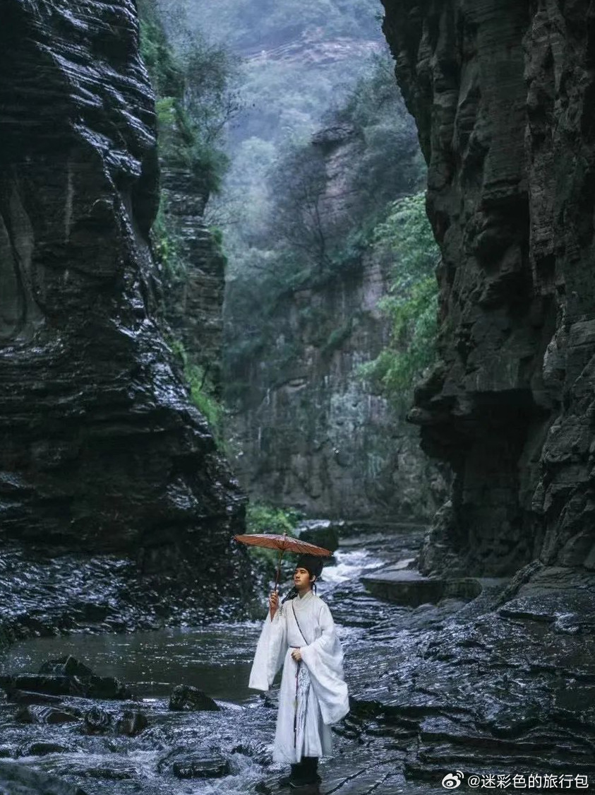 夏天的治愈感，是洛阳山谷瀑布给的✨雨后山林水量充沛，飞瀑倾泻、水雾漫谷，整条山道