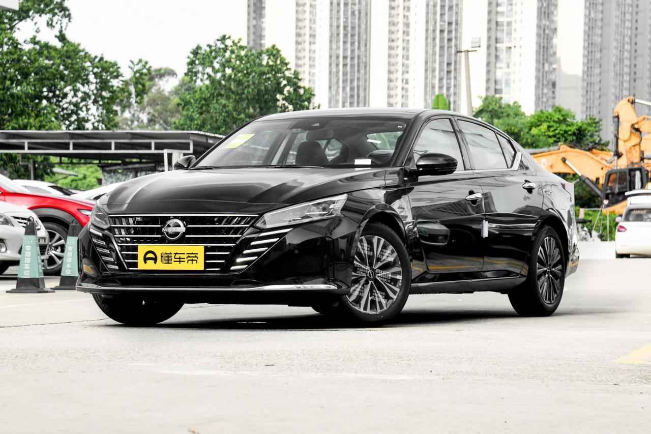 嘿，各位车友，我是2024款天籁2.0L智行领航版的车主，开这车快两年了，今天来