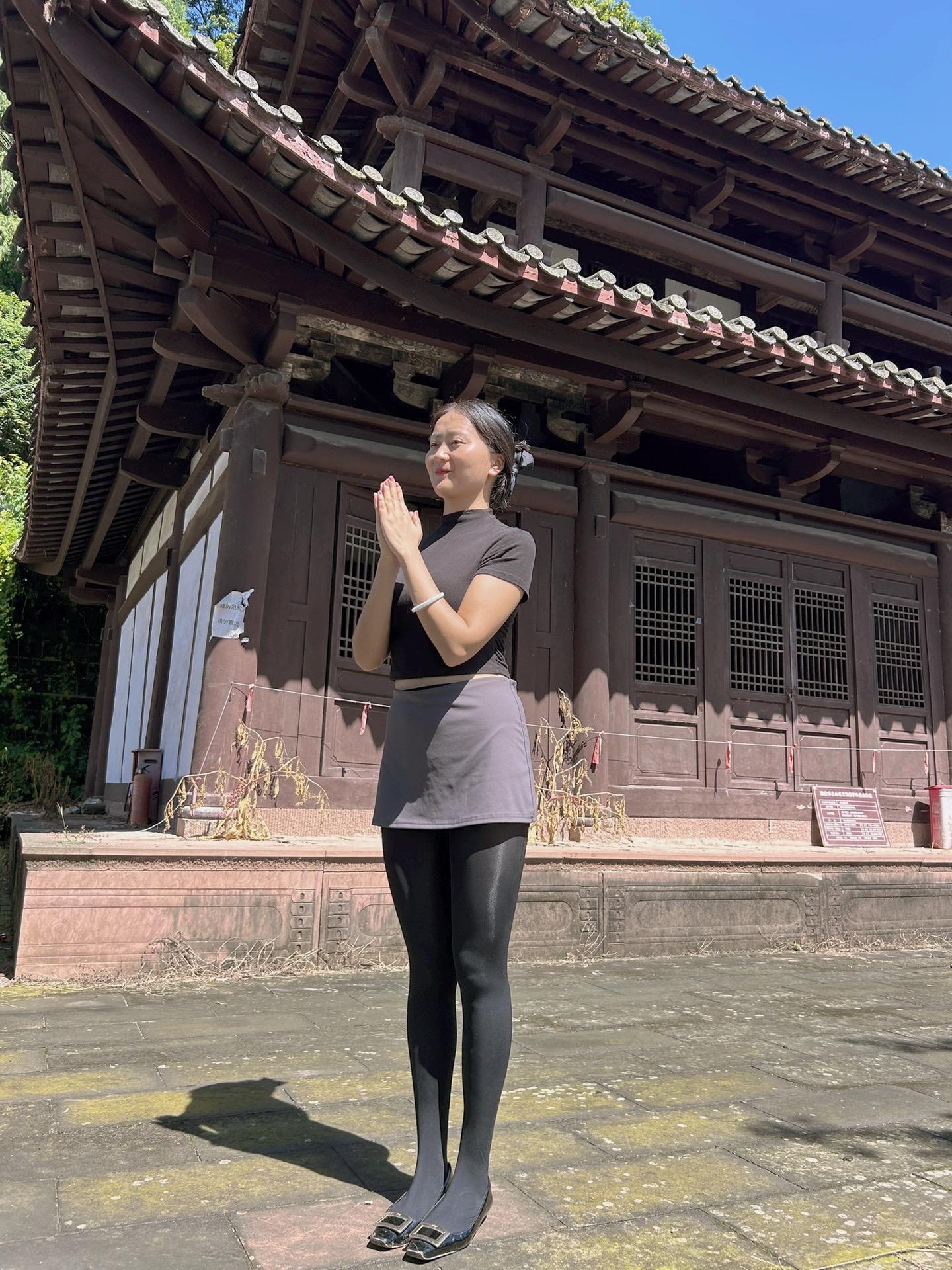 菩萨若赐我个靠谱对象，我愿一周奶茶只加三分糖，半杯珍珠都不多放！